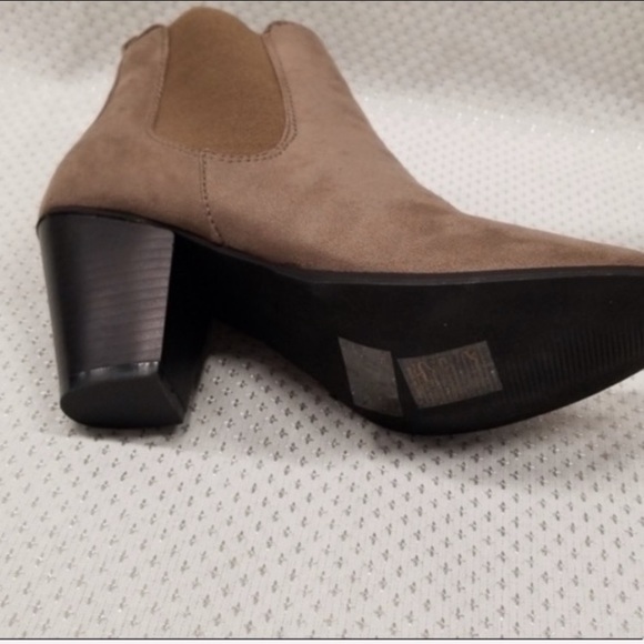 Sociology Women's Chelsea Booties mushroom Gray - Picture 4 of 6